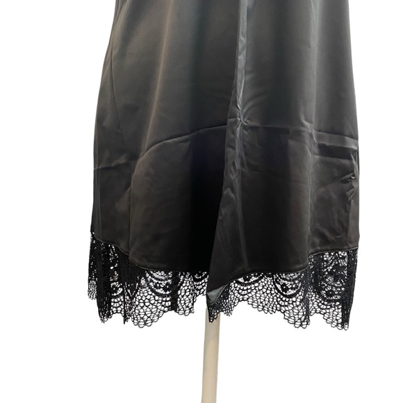 PRETISHOWS Women's size L Black Satin Chemise Lace Trim and Adjustable Strap NWT - Picture 4 of 8